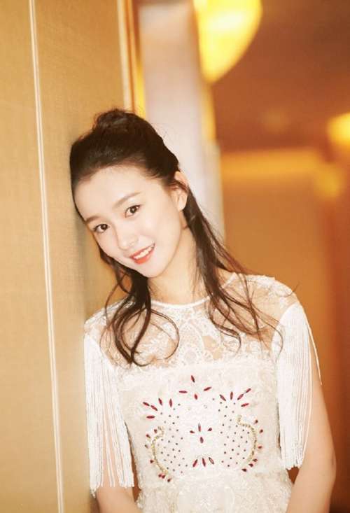 95后明星姜瑞佳活动甜美私照高清图片