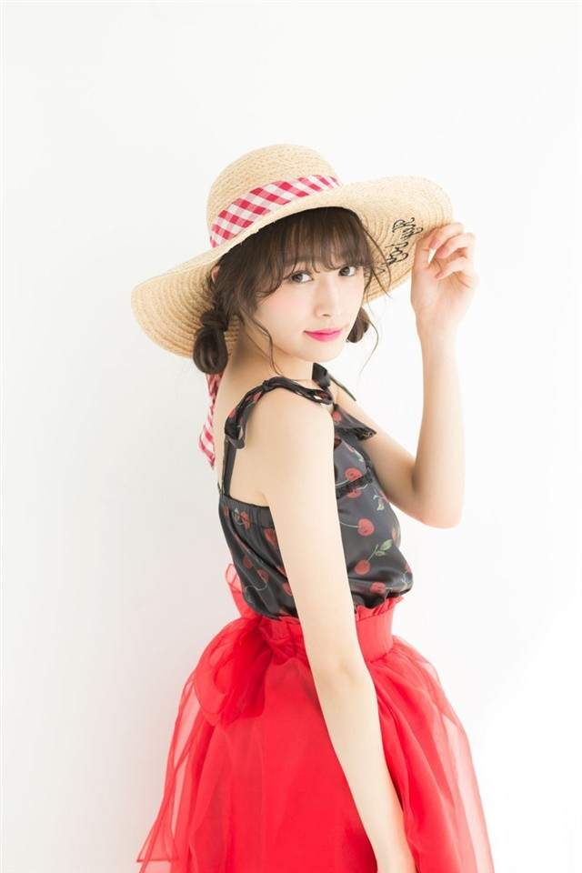 欅坂46成员渡边梨加手机桌面壁纸