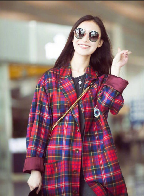 南京明星倪妮随性又舒服的机场街拍图片
