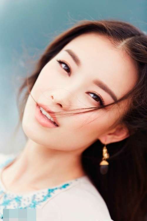 大眼明星倪妮唯美气质长裙写真