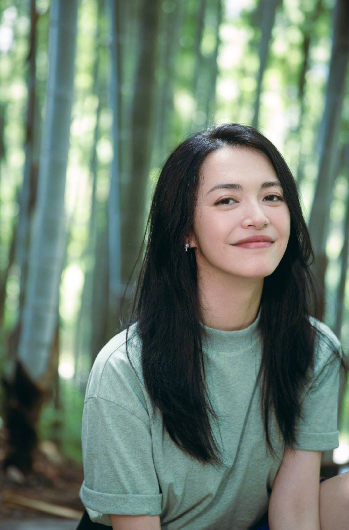 中国图片 女演员姚晨武夷山写真清新自然图