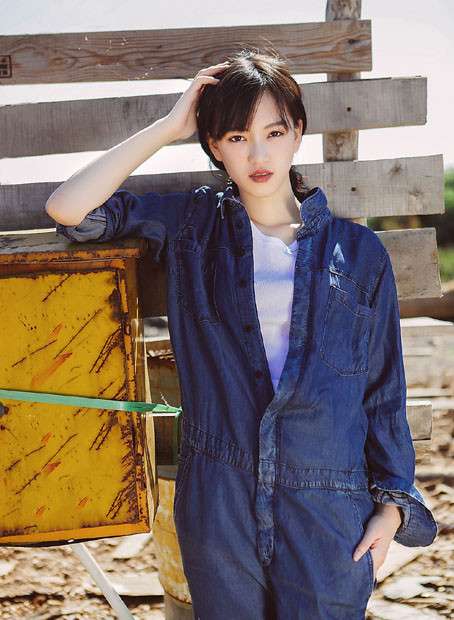 宅男福利校花黄灿灿时尚清新户外写真