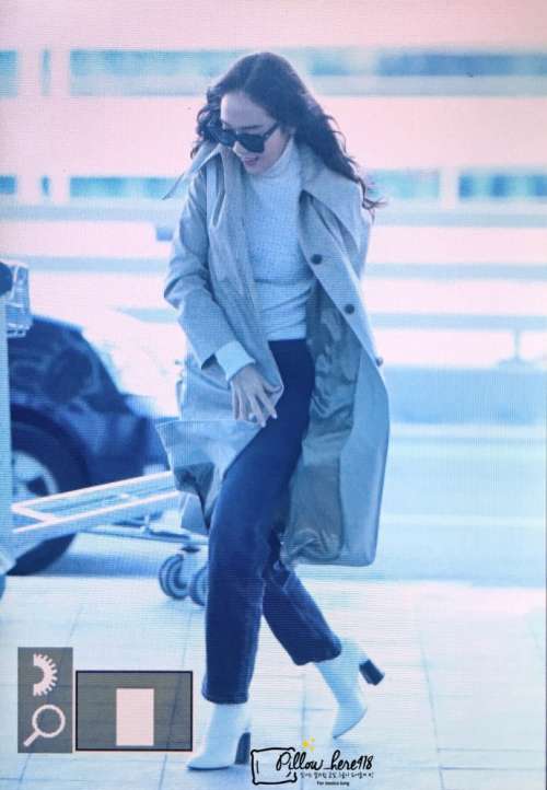 韩国明星郑秀妍Jessica机场风衣时尚街拍图片