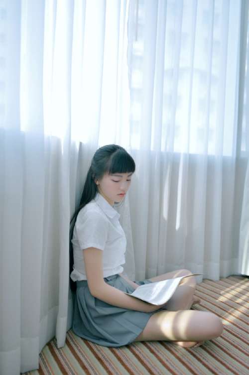 武大校花黄灿灿小清新清纯写真