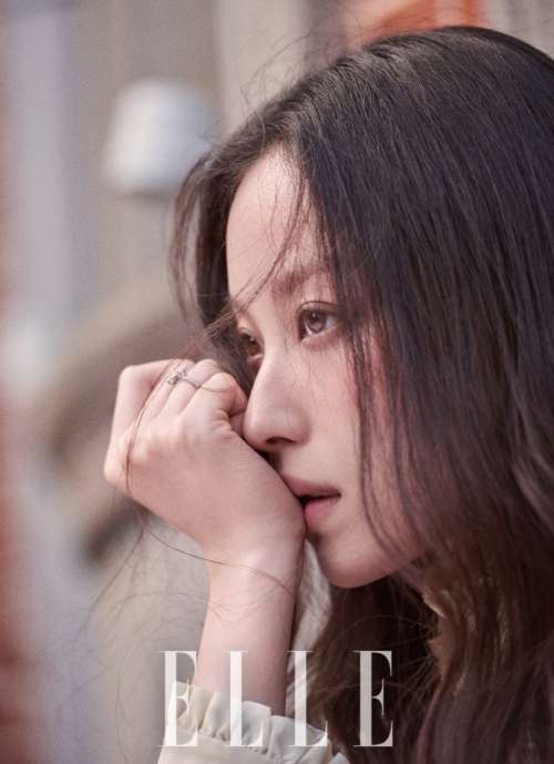 大眼明星倪妮为ELLE拍摄的最新封面大片