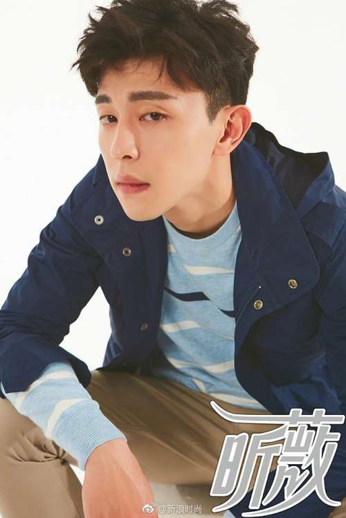 小鲜肉明星帅哥演员为《昕薇》杂志2月刊拍