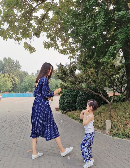中国图片 世界张梓琳3岁女儿身高瞩目图