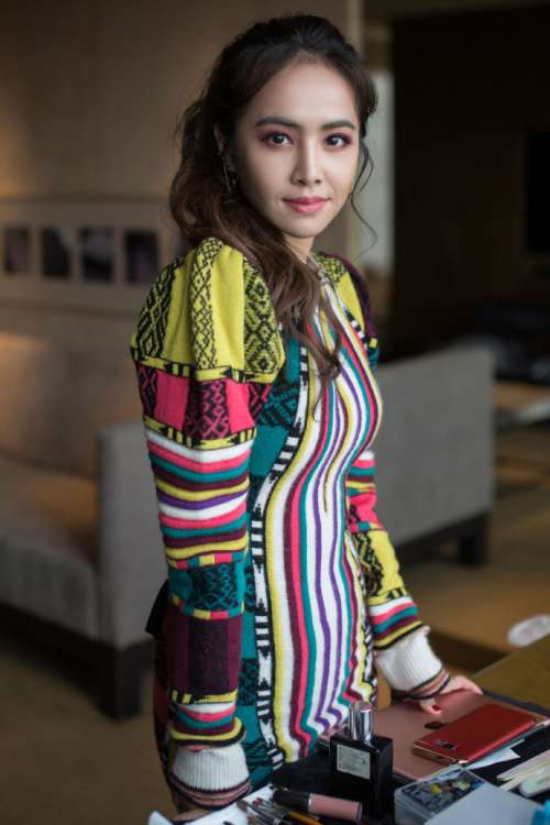 台湾歌手蔡依林奇妆异服风舞台妆表演图片