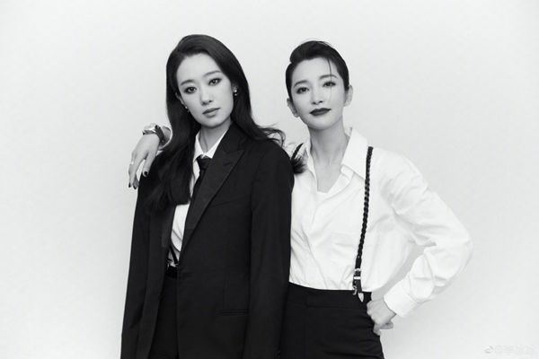 网曝张小斐在摄影棚临时加拍，网友等她四个小时，白白损失数万元