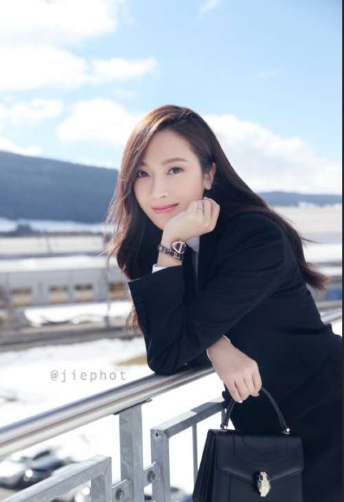 韩国Jessica郑秀妍参观宝格丽图片