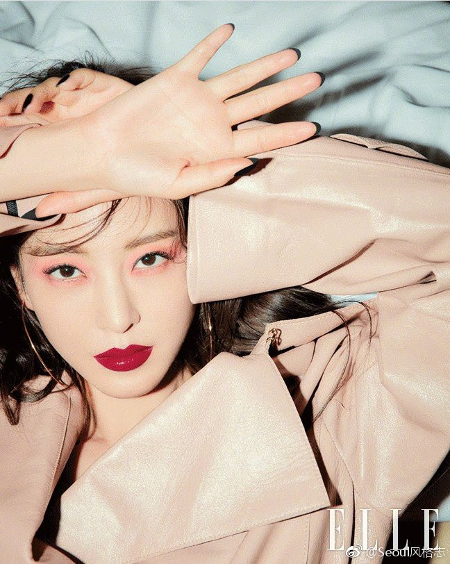 韩国明星韩艺瑟×ELLE Korea画报封面图片