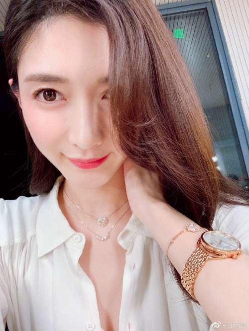 中国明星江疏影施华洛世奇宣传图