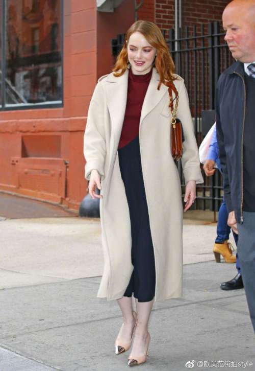 欧美明星石头姐Emma Stone街拍美鞋图片