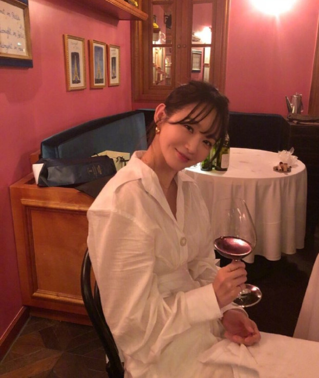 韩国图片 韩国女歌手姜敏京图片