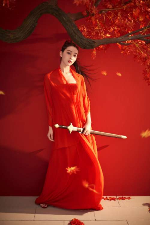 中国图片 江苏明星宣璐红衣女侠装图片