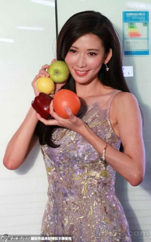 林志玲银色美艳