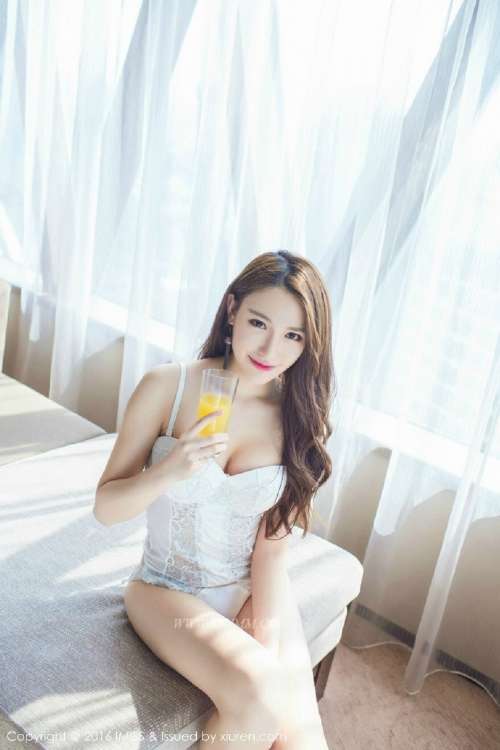 嫩模刘奕宁Lynn居家半性感唯美写真