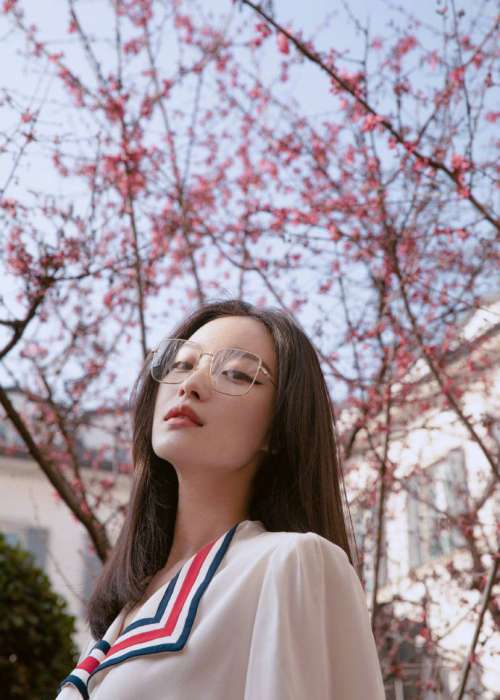 高级脸明星倪妮白色连衣裙图片
