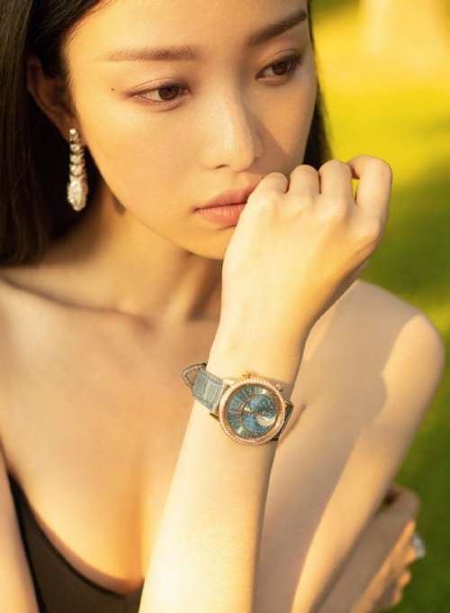 中国图片 女明星倪妮抹长裙尽显优雅气质