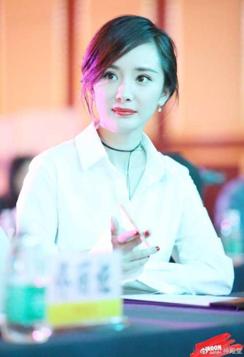 北京明星杨幂最美活动图清新甜美如同少女