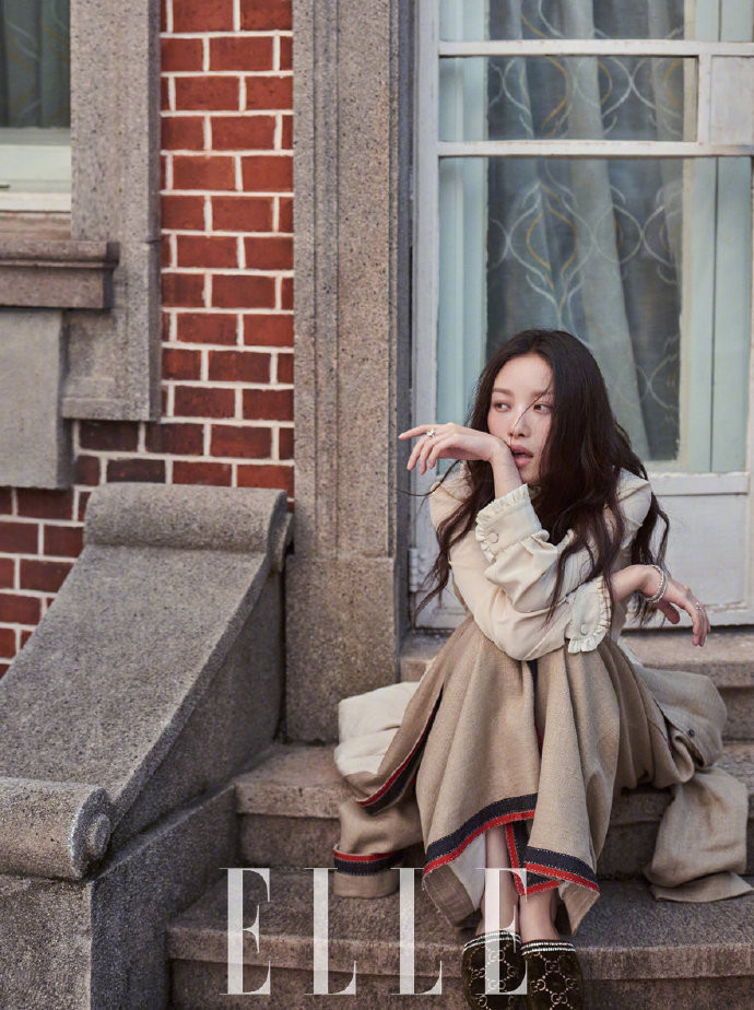 南京明星倪妮《ELLE世界时装之苑》1月刊封面