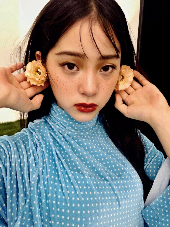 台湾图片 欧阳娜娜雀斑妆图片