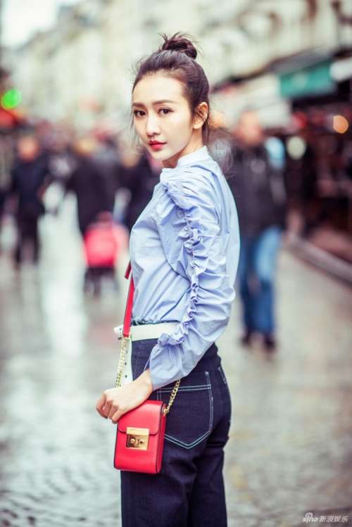 丸子头王鸥一组清新柔美的早春街拍曝光