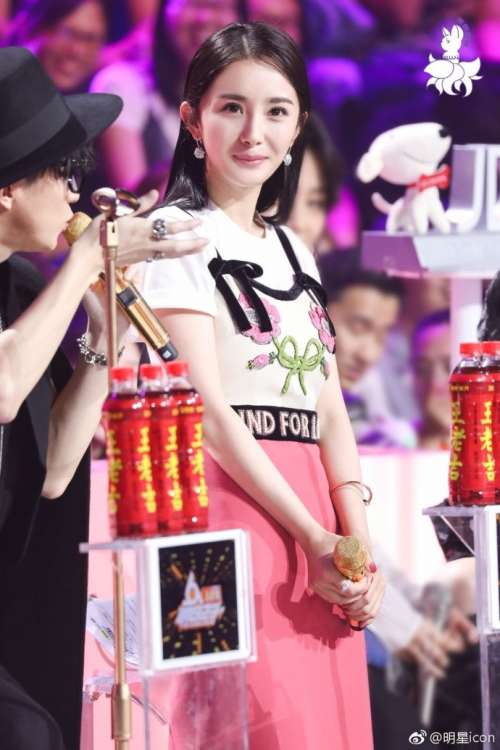 大眼明星杨幂明日之子​​​​现场图片