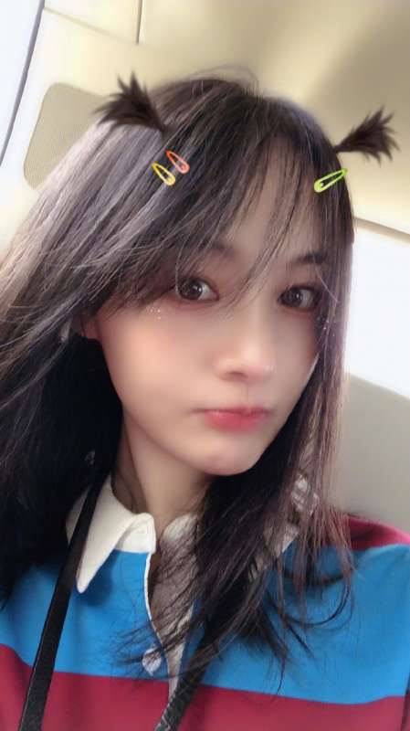 中国图片 内地女明星郑爽滤镜自拍照可爱图