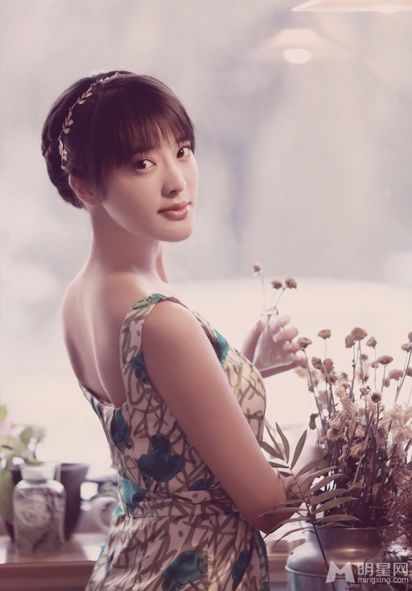 明星图片女演员张璇文艺范儿十足写真