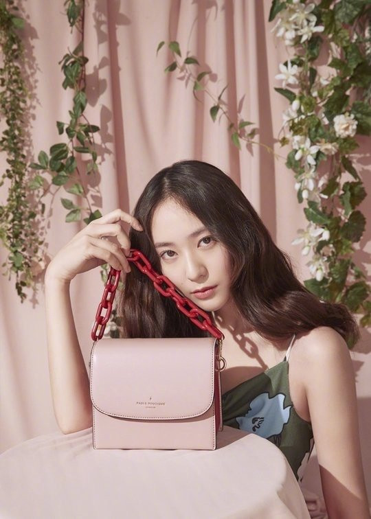 韩国明星郑秀晶PaulsBoutique最新画报图片