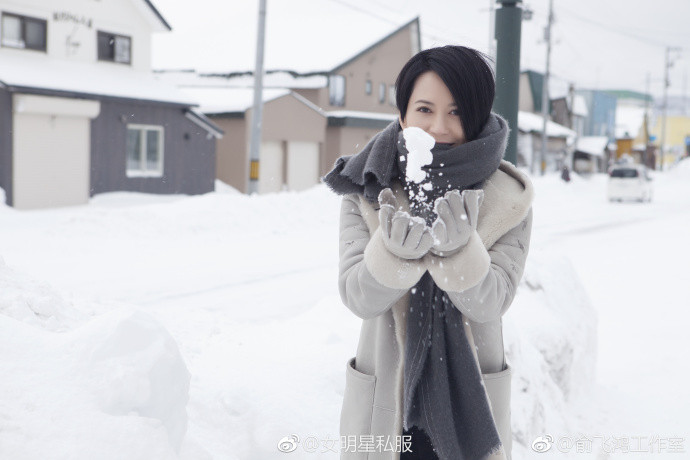 不神俞飞鸿北海道雪景里短发街拍图片美人