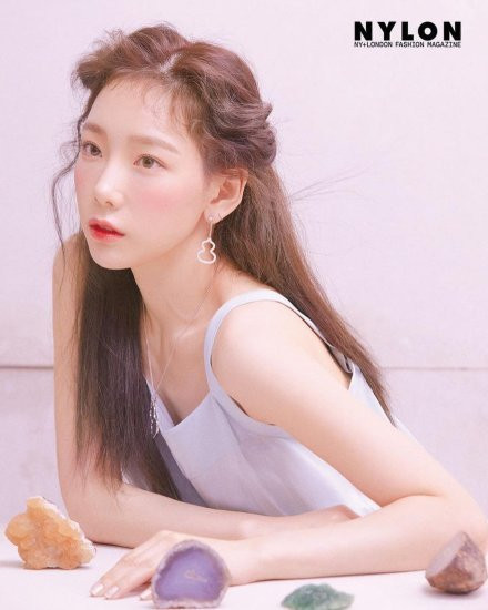 韩国明星金泰妍水蜜桃口味少女感画报图片