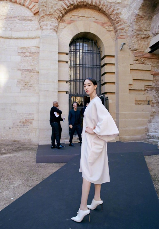 台湾明星张钧甯巴黎时装周出席Lanvin 2019秋冬