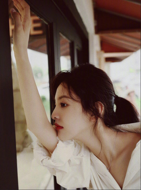 中国明星章若楠唯美写真图片