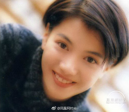 香港明星袁咏仪不管长发还是短发都是一样