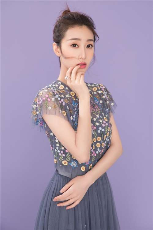 气质钱璇写真手机桌面壁纸