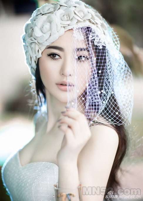 王子子冷艳酥迷人写真
