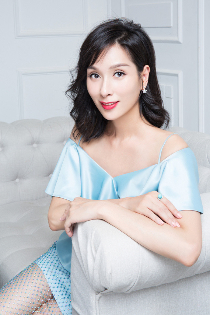 上海明星杨恭如初春居家时尚大片