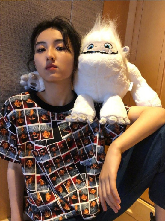 童星小图片 内地女演员张子枫穿搭合辑图片
