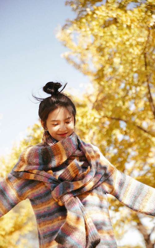 章若楠秋季唯美写真图片手机壁纸