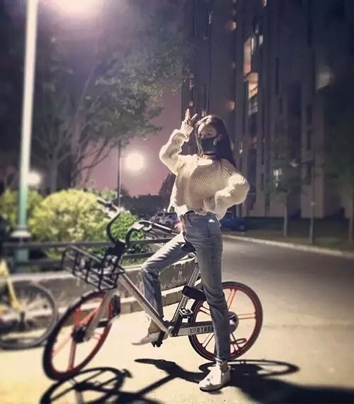 中国图片 女演员倪妮拍照姿势图片