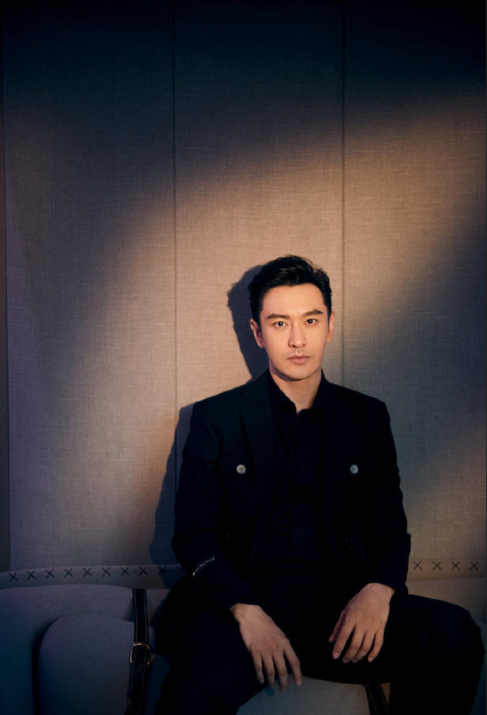 内地男明星霸道总裁黄晓明西服写真图片