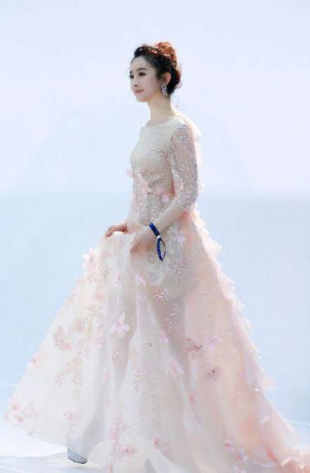 河北明星赵丽颖粉色婚纱晚礼服唯美写真