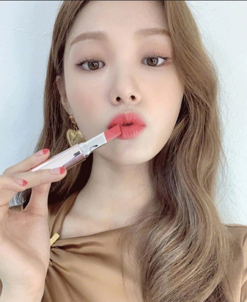韩国图片 女演员李圣经ins私照图片
