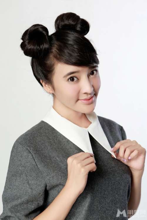 内地明星女演员张璇尽显俏皮动人图片
