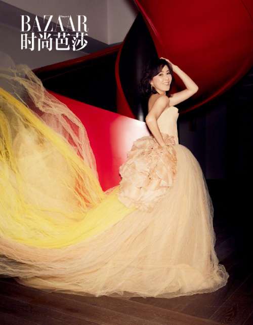 不神刘嘉玲《时尚芭莎》12月刊时尚封面图片