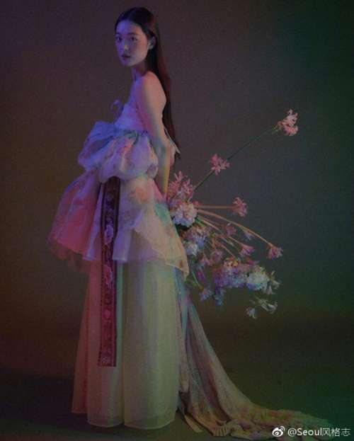 韩国明星崔雪莉W Korea画报拍摄花絮仙气迷幻