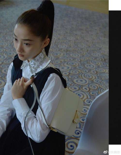 中国图片 Prada女孩关晓彤图片