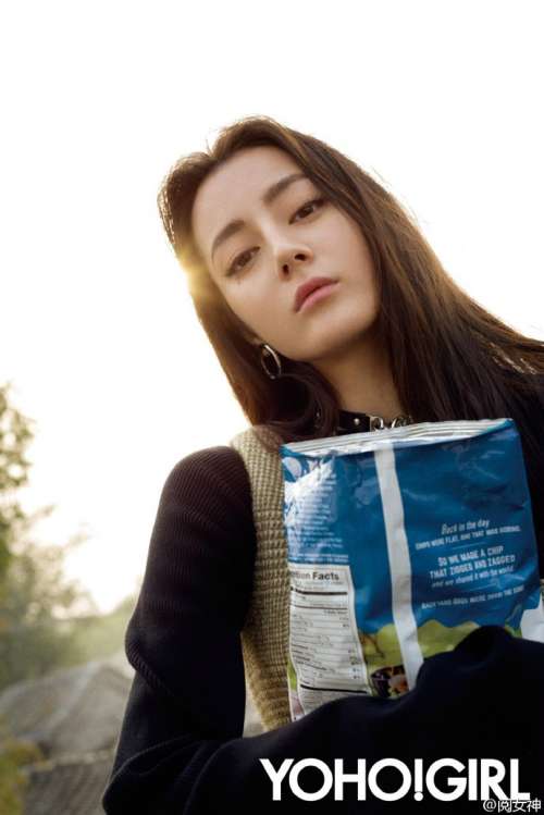 新疆迪丽热巴是个又美又爱吃的小仙女